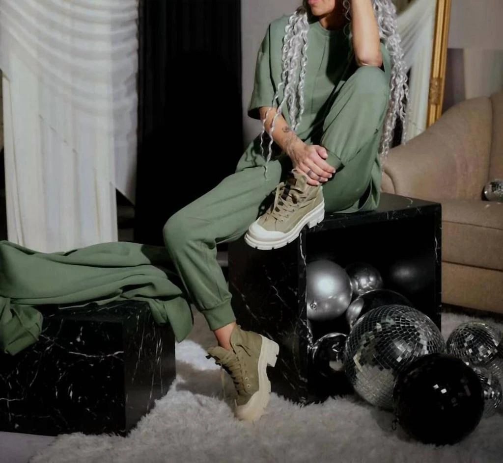 Locker Room Locker Room - Three-piece Activewear Set 6