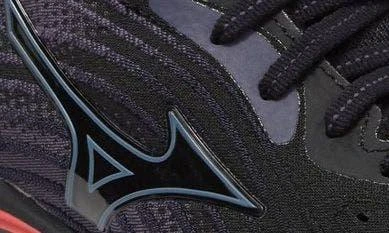 Mizuno Wave Sky 6 Running Sneaker 6