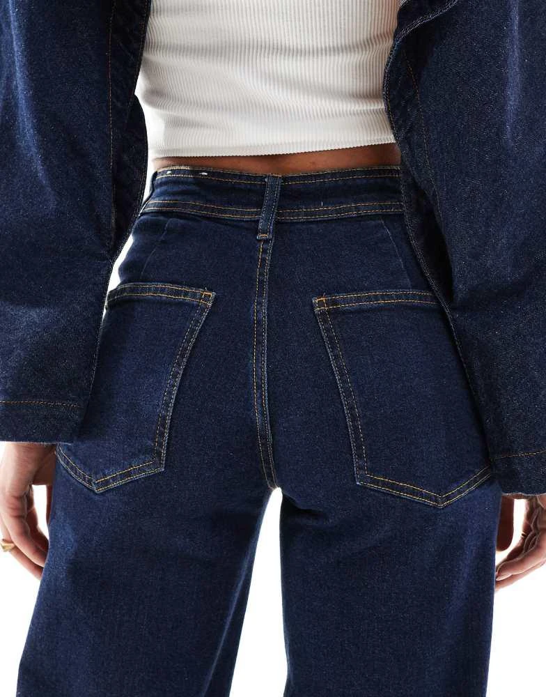 Stradivarius Stradivarius minimalist jeans with seams in dark blue 4