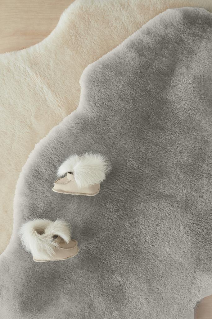 Gushlow & Cole Sheepskin baby rug