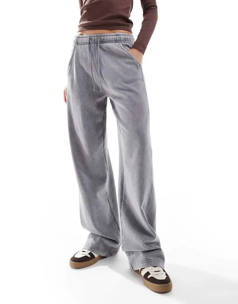 Pull&Bear Pull&Bear wide leg jogger in acid washed grey 1