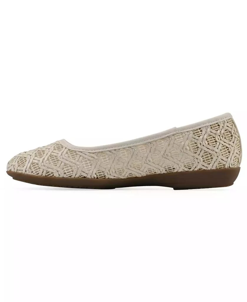 White Mountain Women's Cariann Ballet Round Toe Flats 6