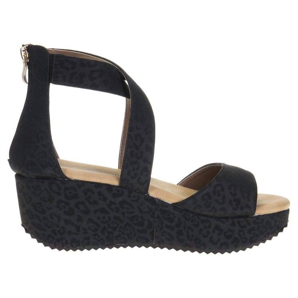 Corkys Footwear Women's Fay Wedge In Black