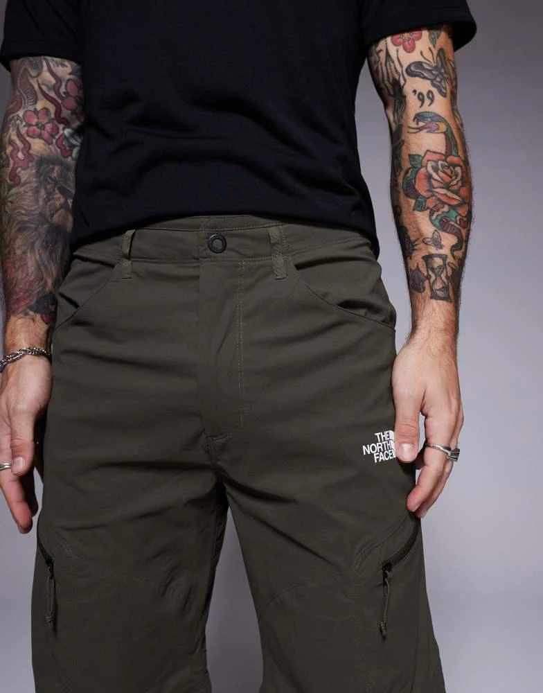 The North Face The North Face Exploration convertible utility tapered trouser in khaki 3