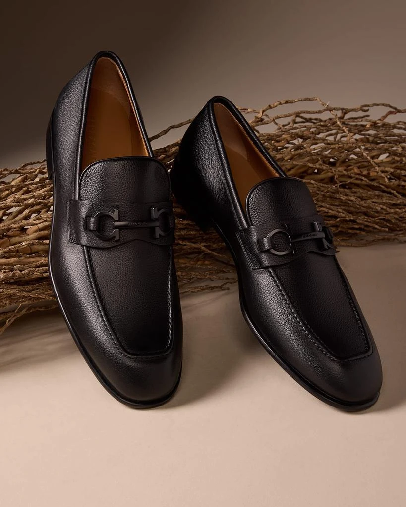 Salvatore Ferragamo Men display picture 2