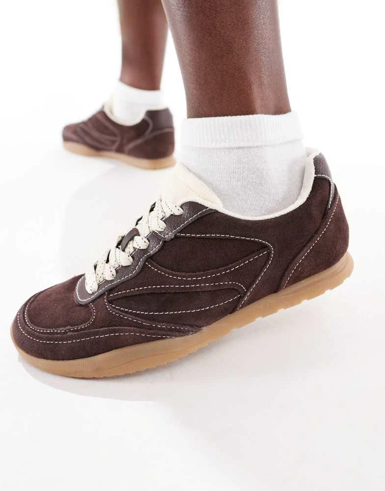Stradivarius Stradivarius trainer in dark brown leather suede 4