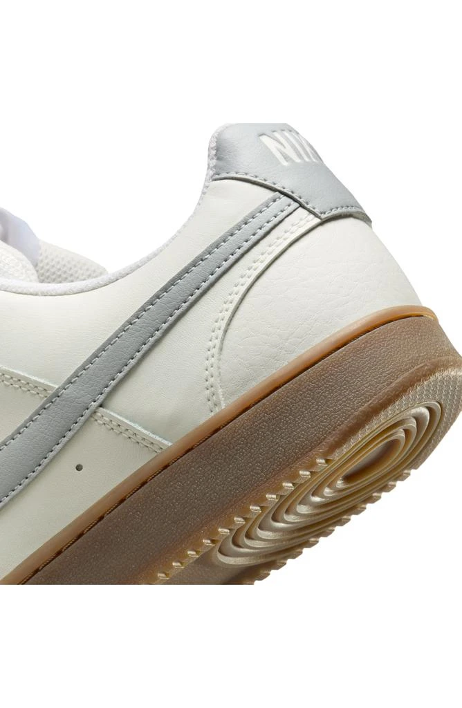 NIKE Court Vision Low Sneaker 8