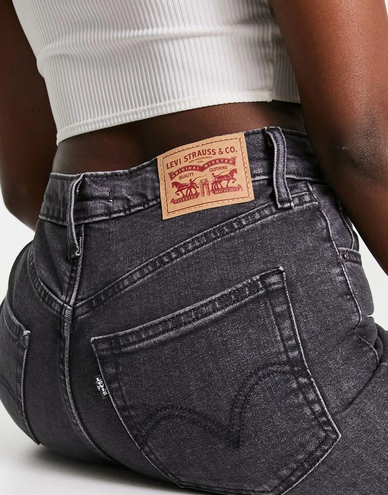 Levi's Levi's high waisted mom jean in black wash 2