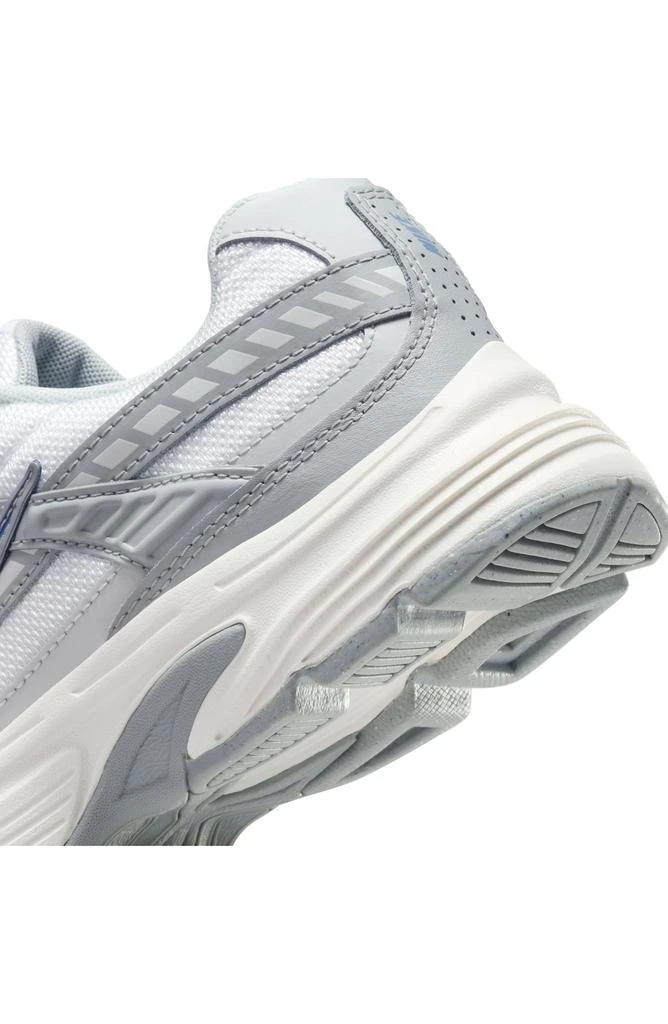NIKE Initiator Running Shoe 8