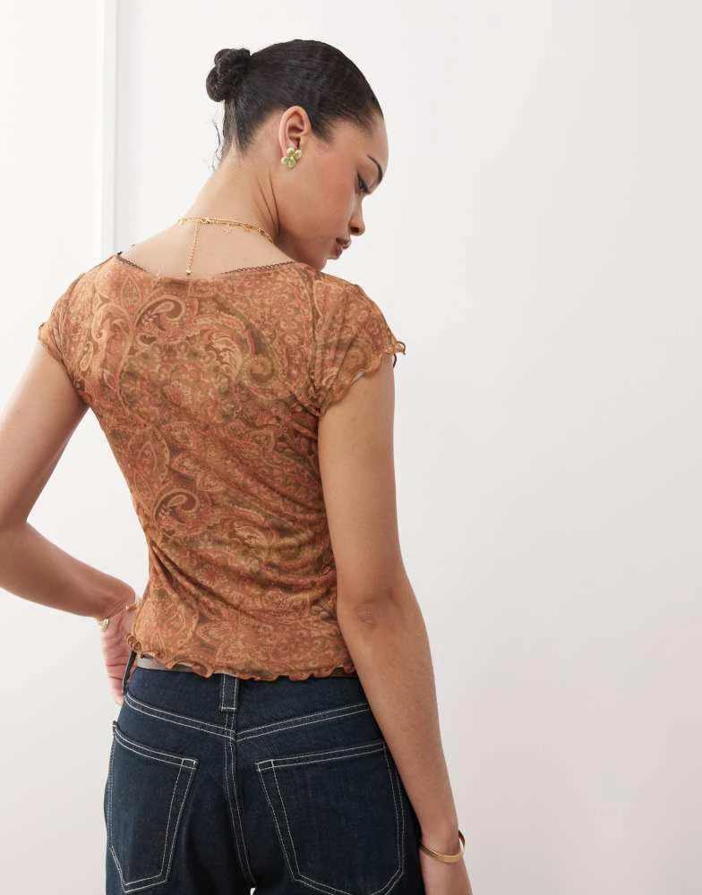 Reclaimed Vintage Reclaimed Vintage smock top in paisley print 4