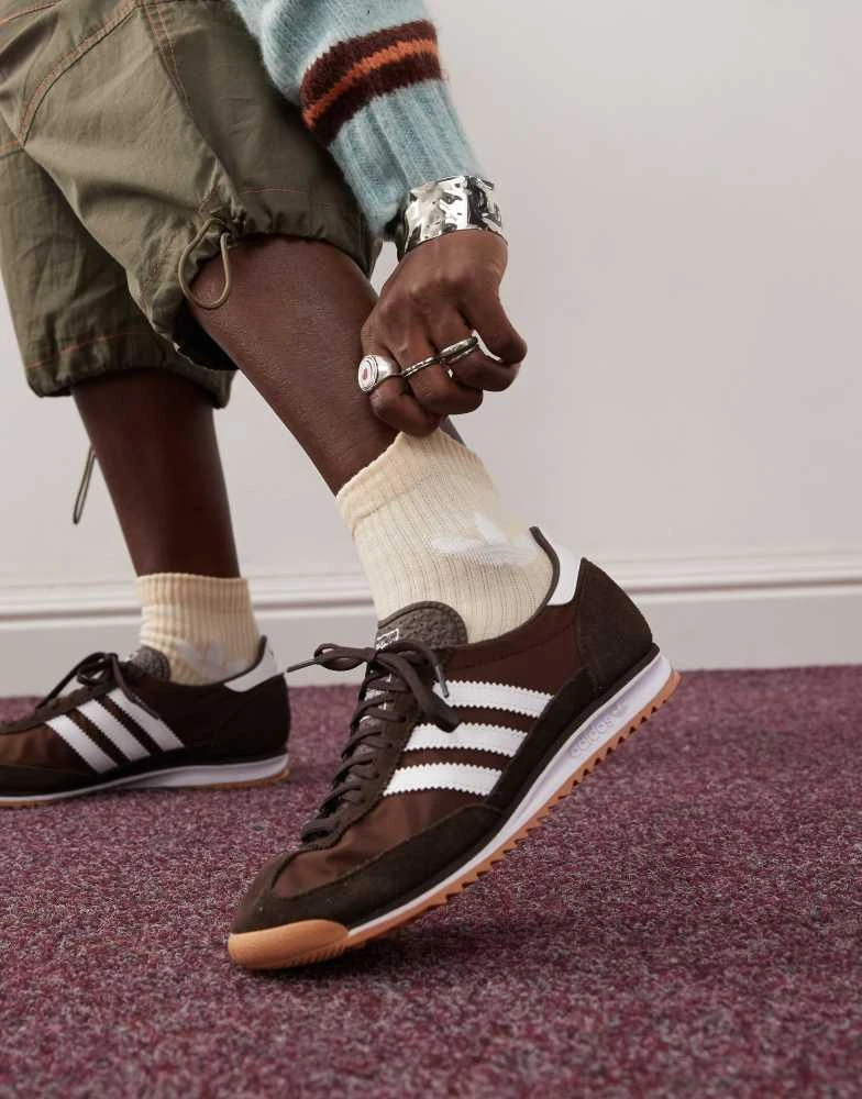 Adidas adidas Originals SL 72 OG trainers in brown and white 1
