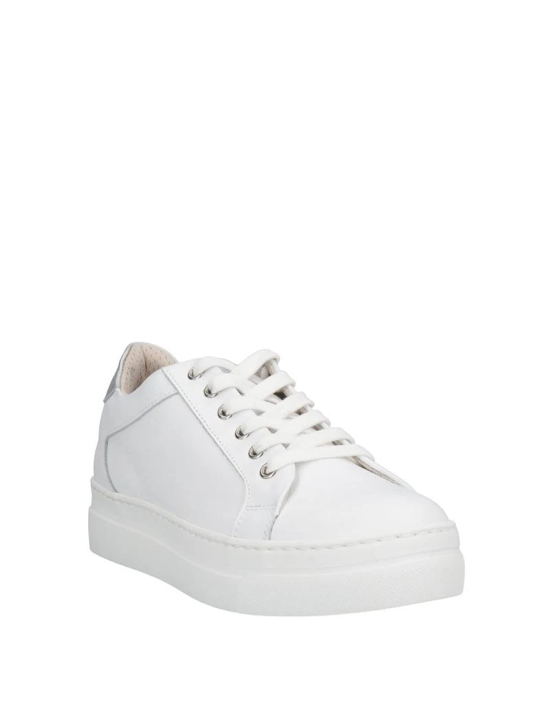 TSD12 Sneakers 2