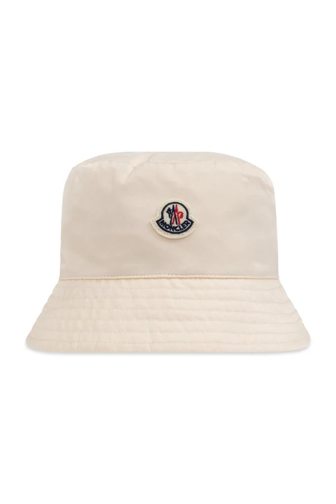 Shop Moncler Enfant Logo Patch Hat on Sale at BeyondStyle  display picture 1