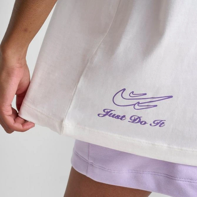 NIKE Women's Nike Sportswear Oversized Short-Sleeve T-Shirt 11