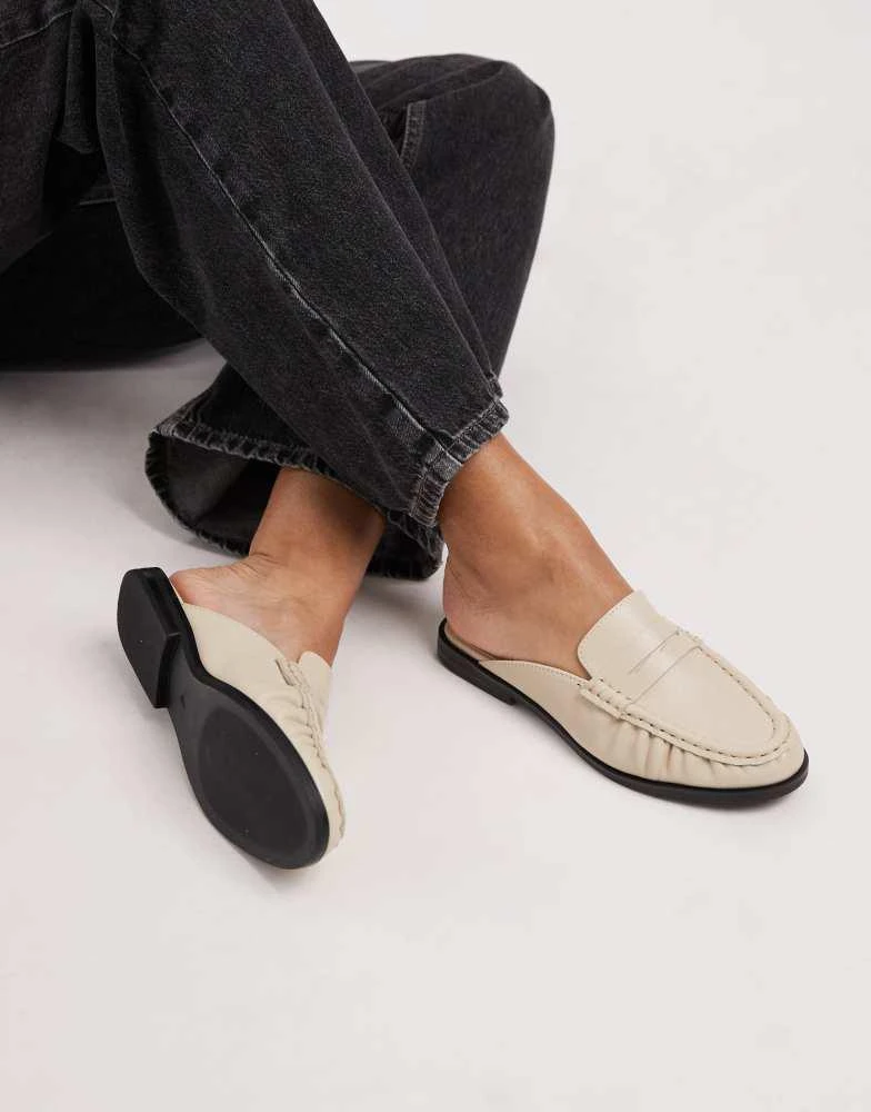 Schuh Schuh Leeds rouched mule loafer in white leather