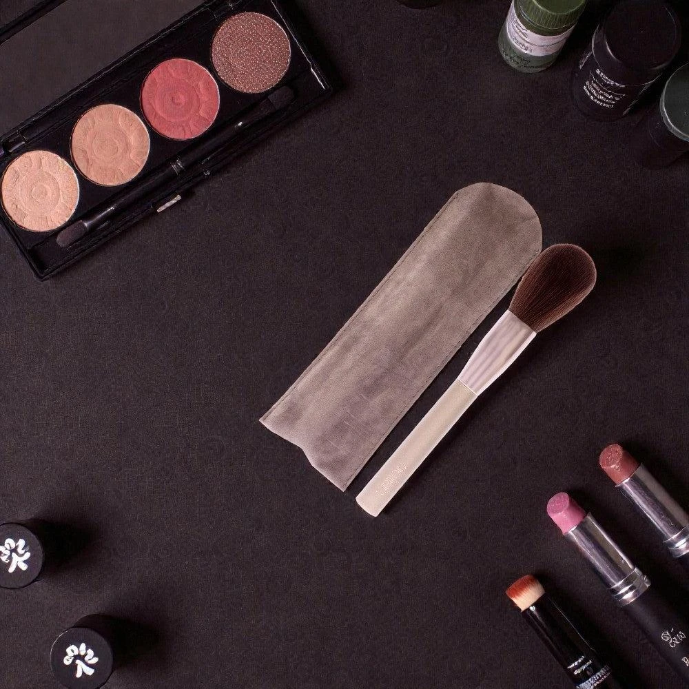 Delilah Blusher Highlighter BR04 by  for Women - 1 Pc Brush - Pack of 2 2