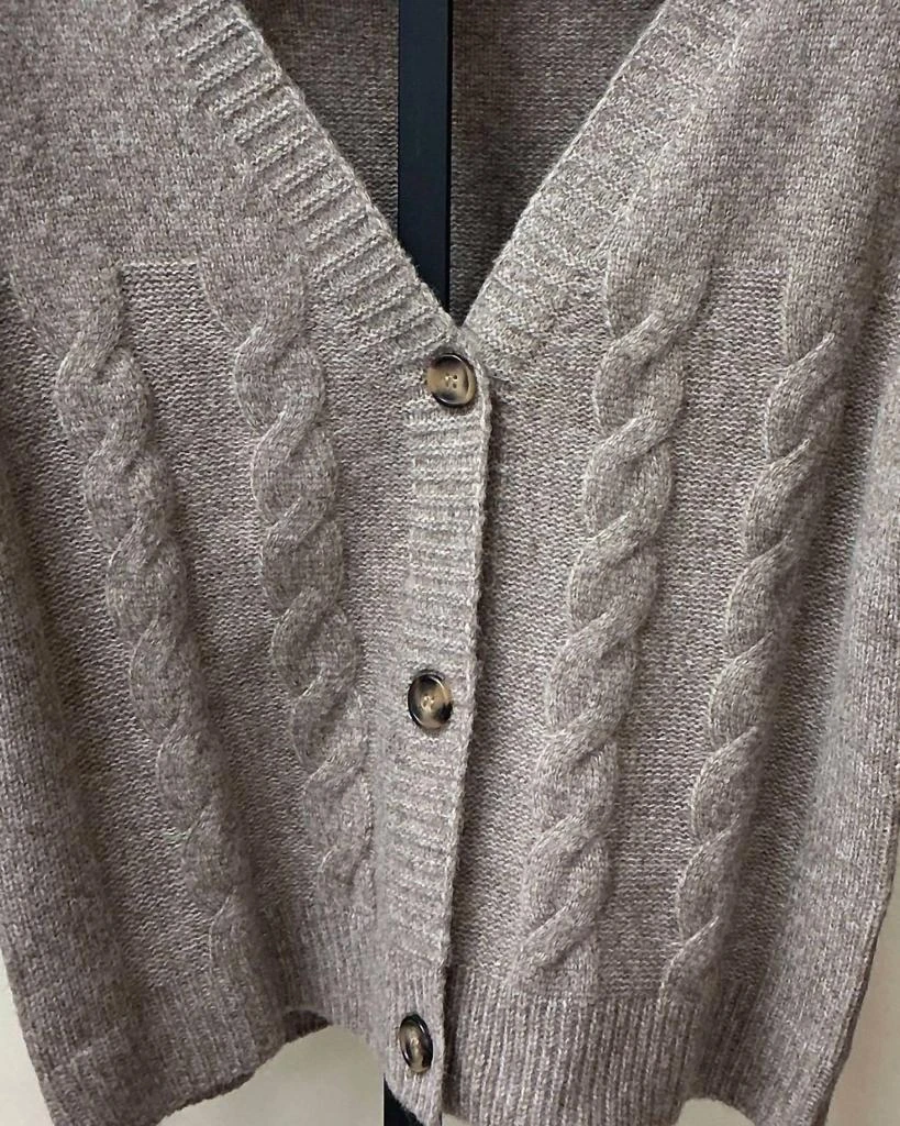 Giftcraft Giftcraft - Women
s V-neck Cardigan 2