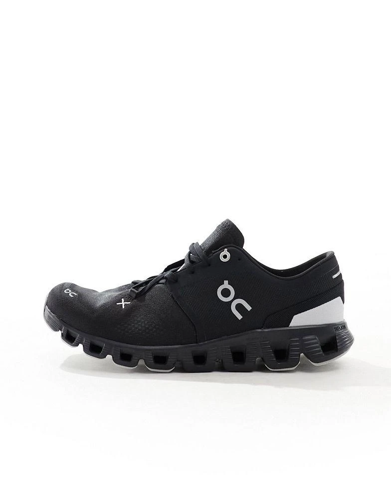 On ON Cloud X 3 training trainers in black 2