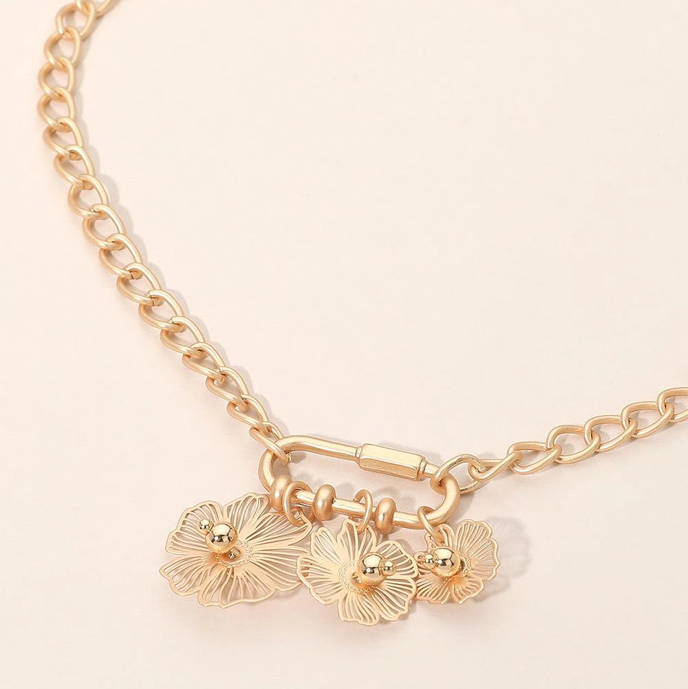 FASHNZFAB Metal Cutout Triple Flower Charm Carabiner Pendant Chain Necklace
