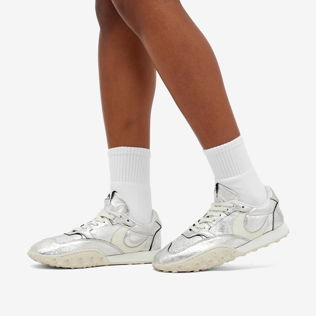 スニーカー MARINE SERRE Women Sneakers WFW006ACLEA0009WH10 WHITE Marine Serre Ms Rise Sneakers | White | FARFETCH