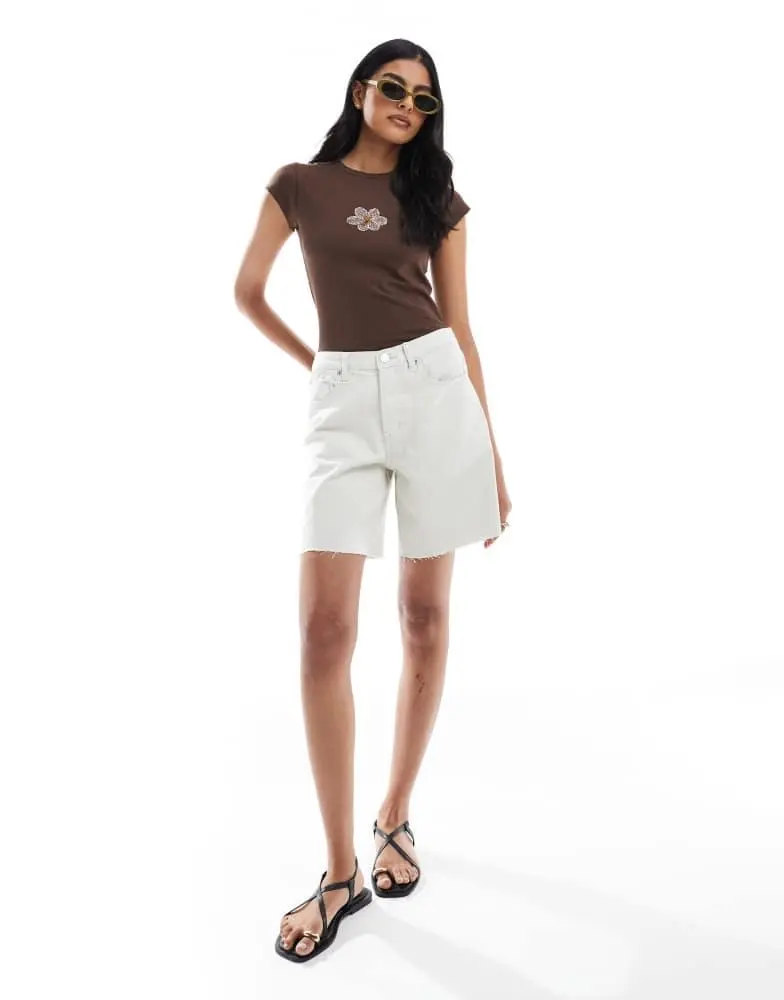Glamorous Glamorous longline denim shorts in bleach white