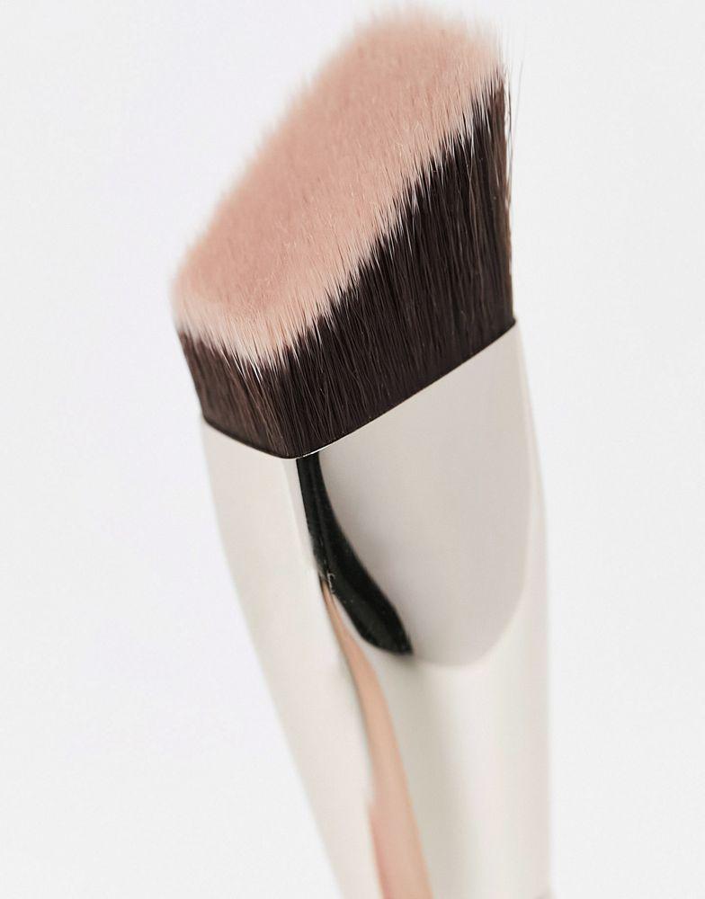 MAC MAC 171S Wedge Foundation Brush