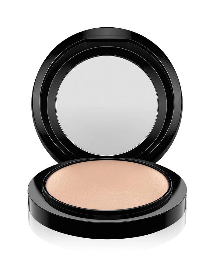 MAC Mineralize Skinfinish Natural 2
