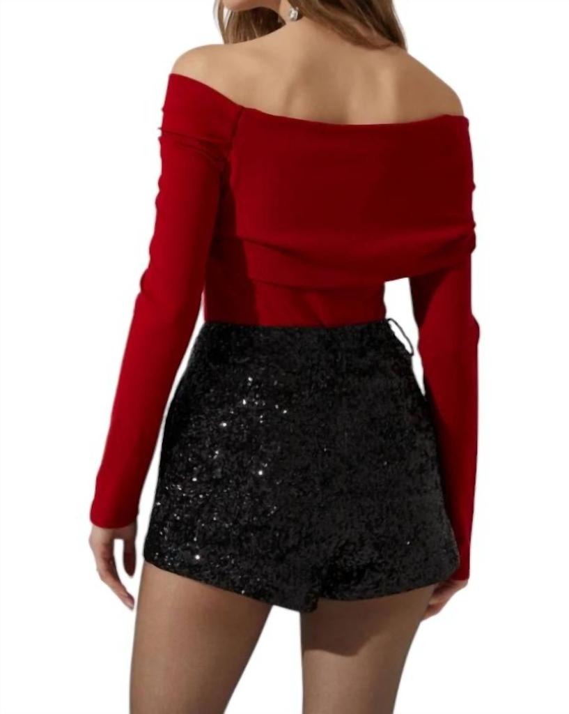ASTR Jada Off Shoulder Top In Red