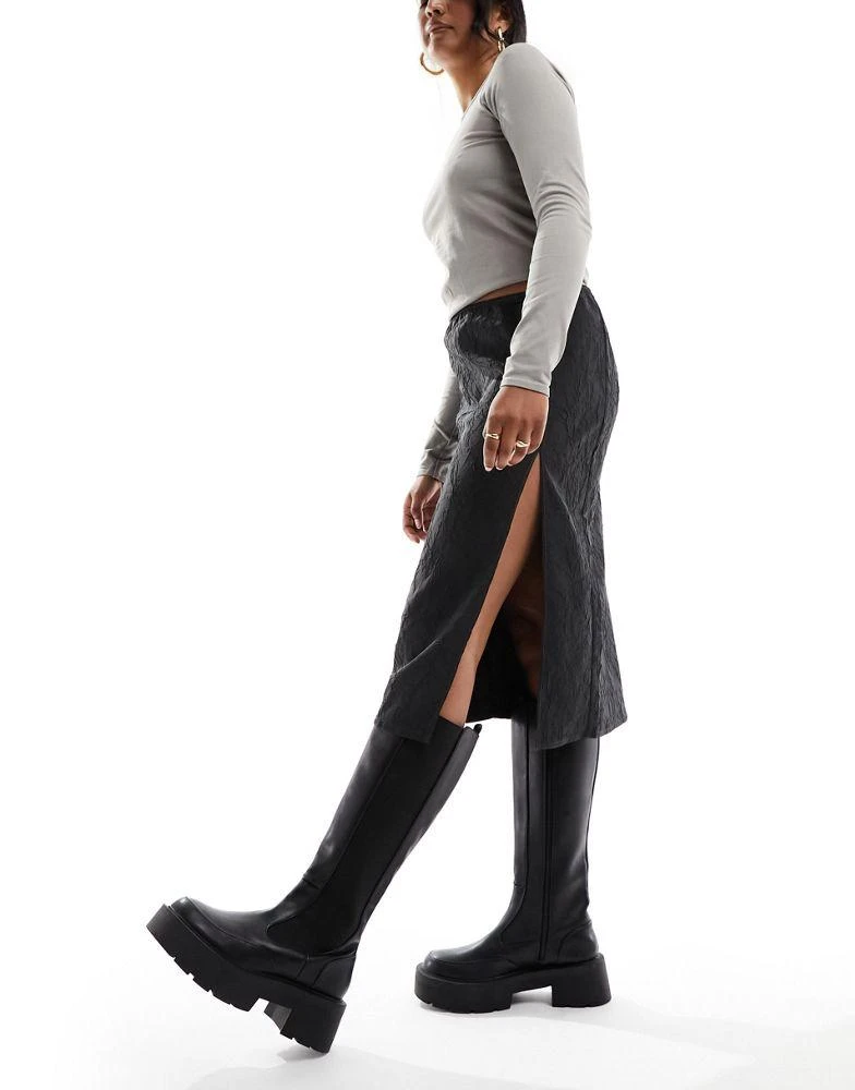 Weekday Weekday Priscilla crinkle midi skirt with side split in dark grey 2