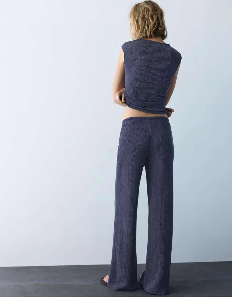 Pull&Bear Pull&Bear Wide-leg crepe trousers in navy 4
