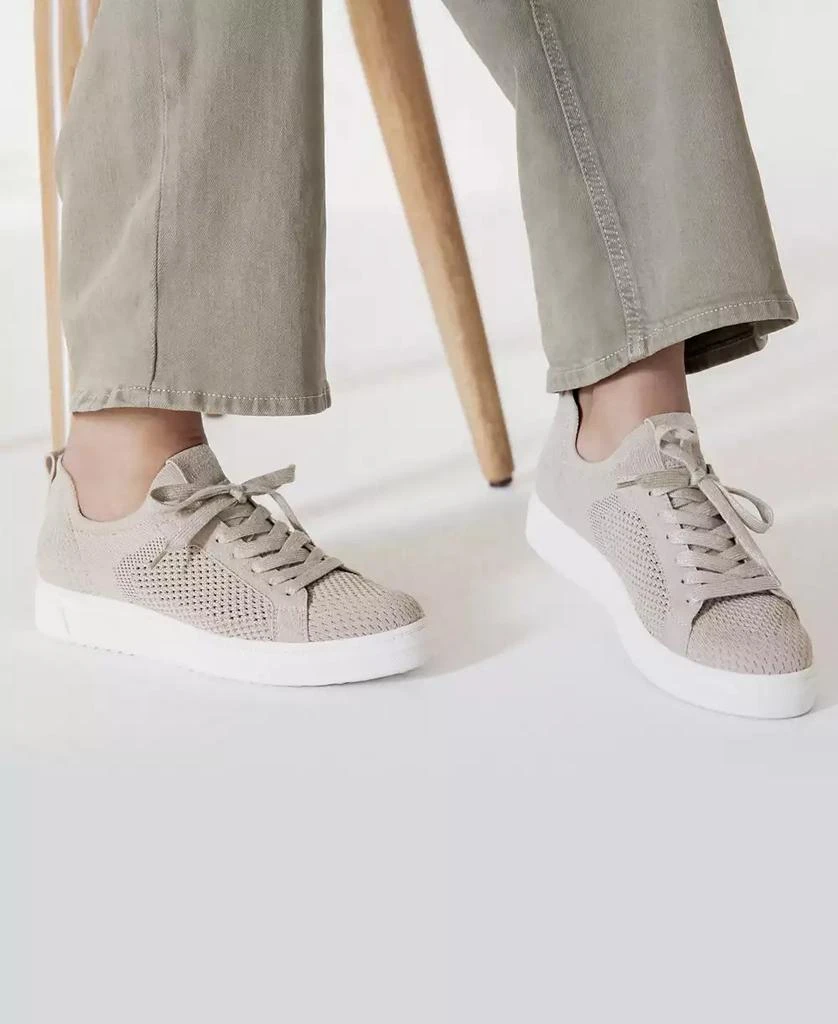 White Mountain Women's Uncut Slip-On Sneakers 7