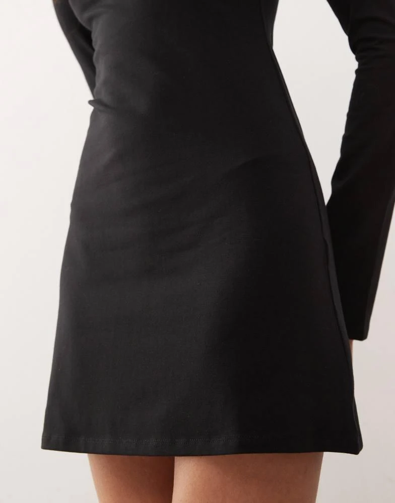 Weekday Weekday boat neck long sleeve mini dress in black - Dresses & Skirts - Compare Prices from 6+ Stores - BeyondStyle Weekday Weekday boat neck long sleeve mini dress in black - Dresses & Skirts - Compare Prices from 6+ Stores - BeyondStyle