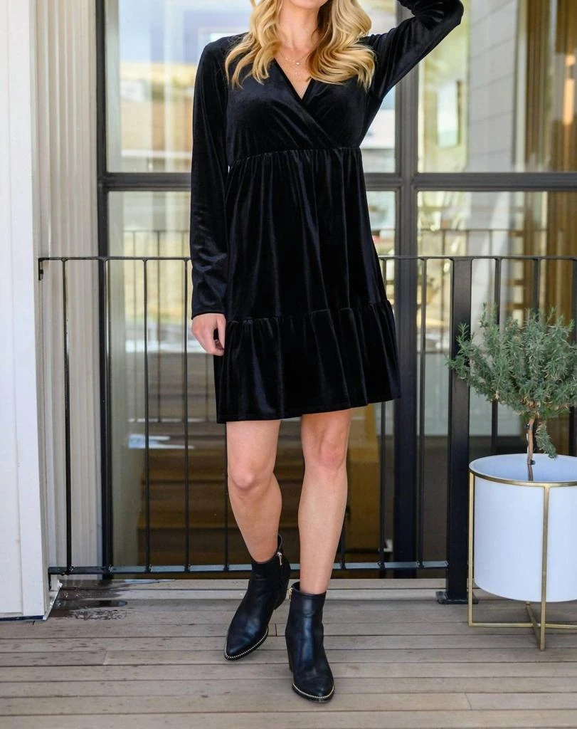Hesed Jentsyn Velvet V-Neck Dress In Black 3
