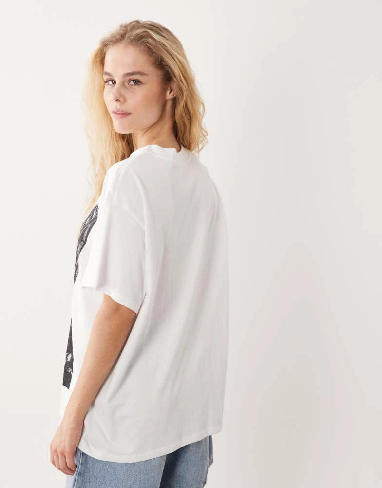 ASOS ASOS DESIGN short sleeve oversized top in white with New York print 4