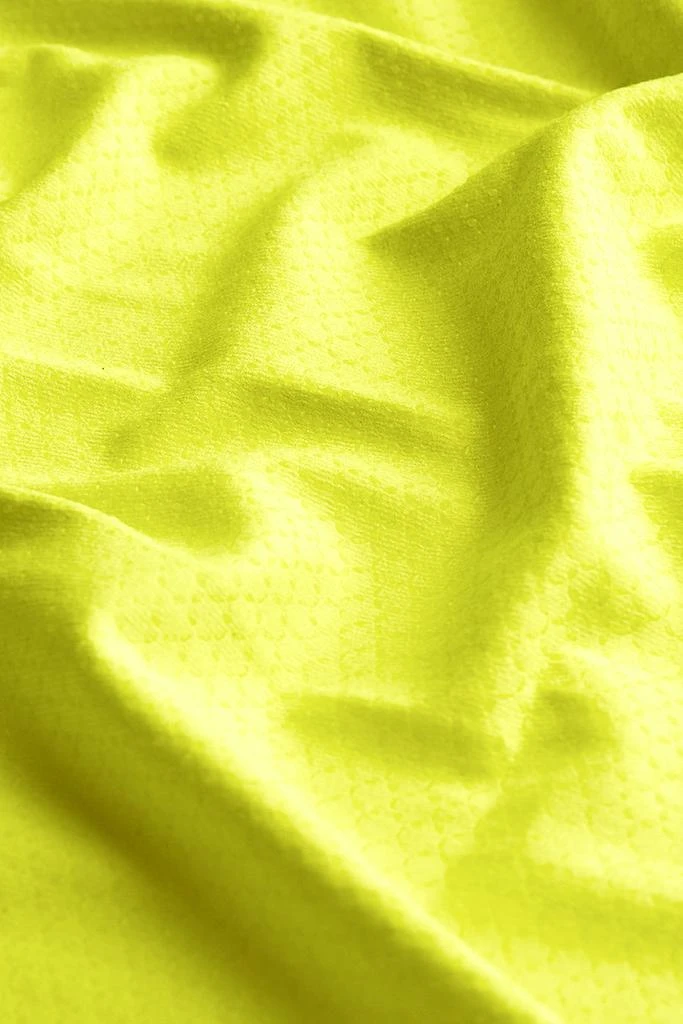 Alo Grounded No-Slip Towel - Highlighter 3