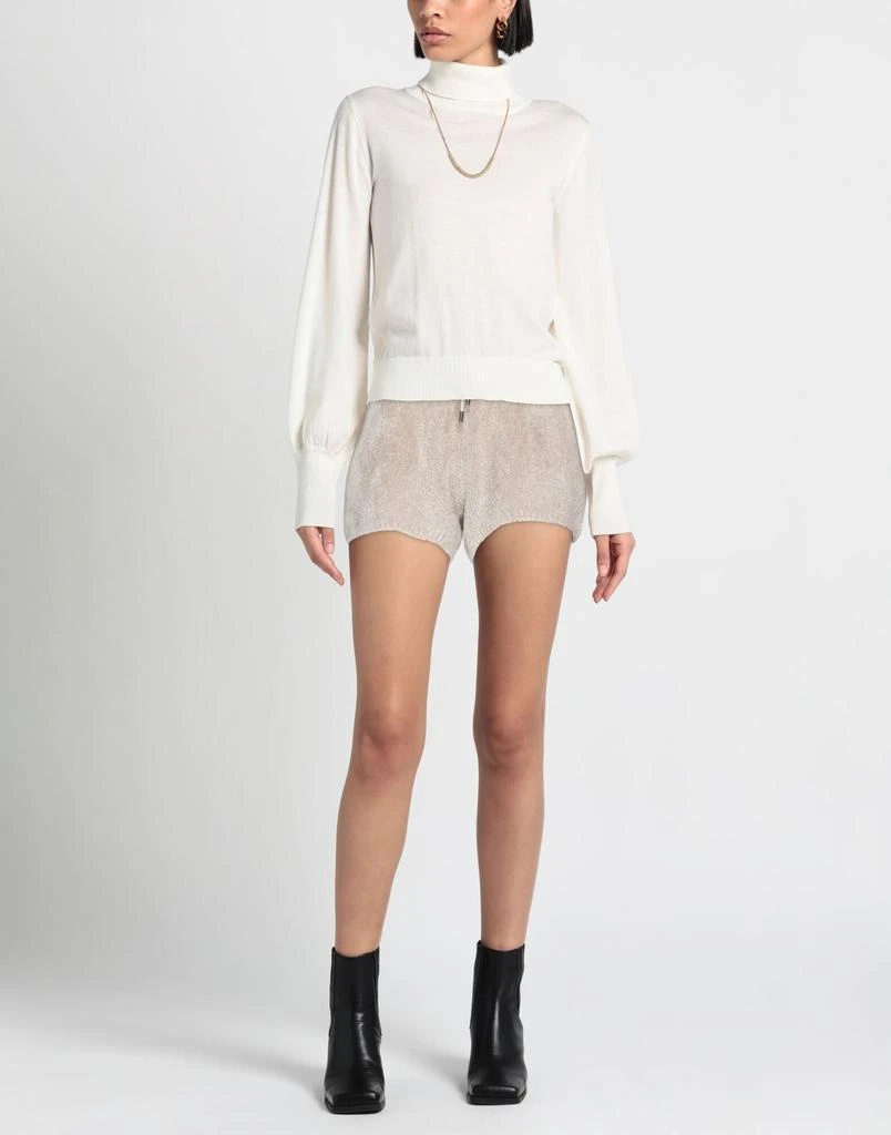 Brunello Cucinelli Shorts
Bermuda 2