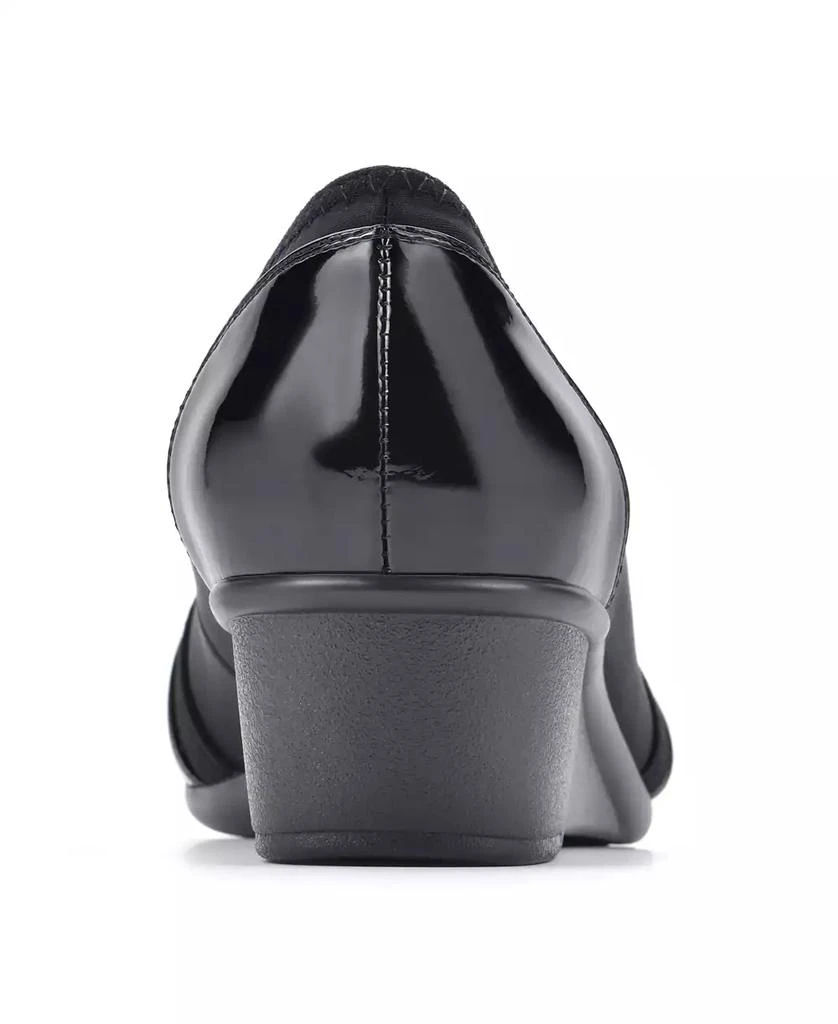 White Mountain Women's Bowie Wedge Shoe 3