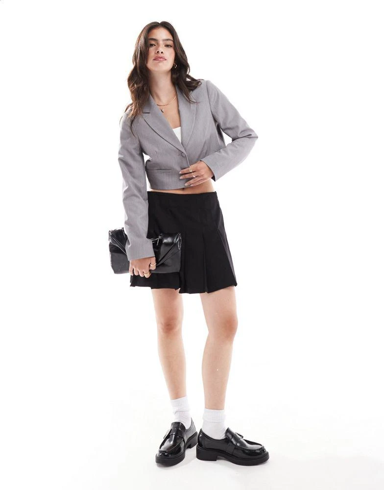 Miss Selfridge Miss Selfridge relaxed cropped blazer in grey 4
