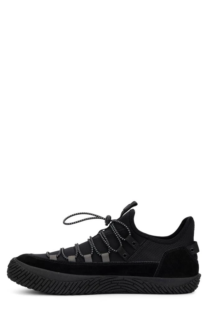 Hybrid Green Label Momentum Sneaker 7