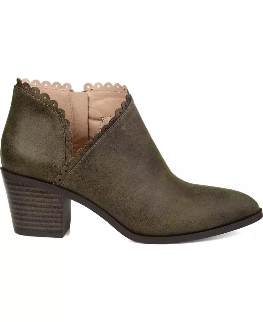 Journee Collection Women's Tessa Scalloped Block Heel Booties 8