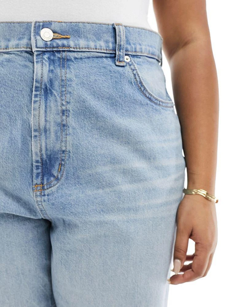 ASOS ASOS DESIGN Curve comfort stretch straight leg jean in light blue 3