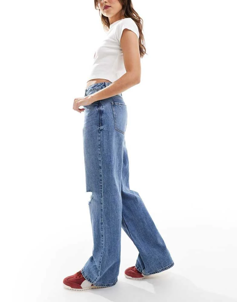 New Look New Look Adalae wide leg jean with rips in mid blue 3