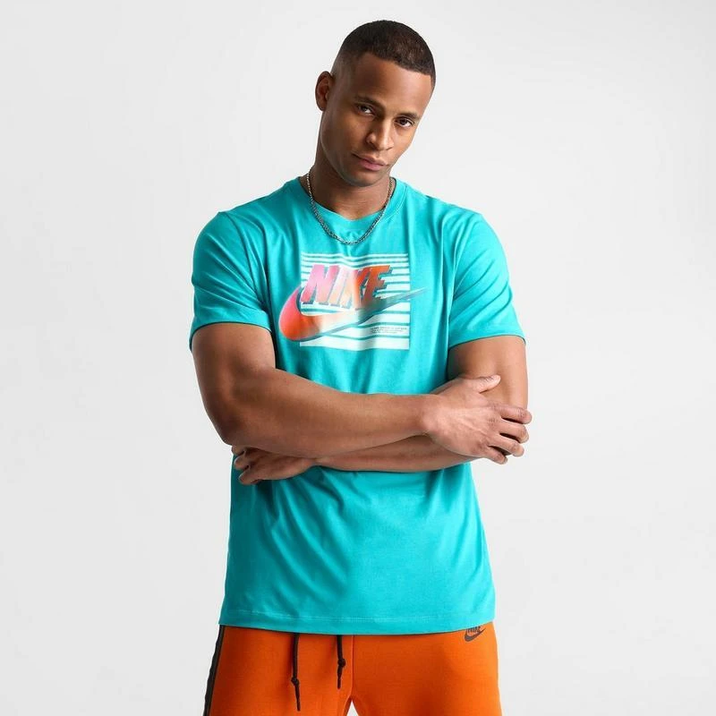 NIKE Men's Nike Sportswear Futura Gradient Graphic T-Shirt 3