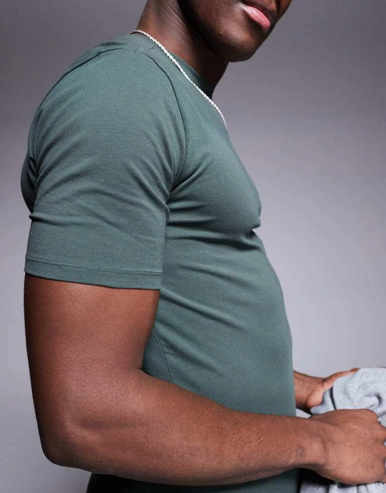 River Island River Island muscle fit t-shirt in dark khaki 2