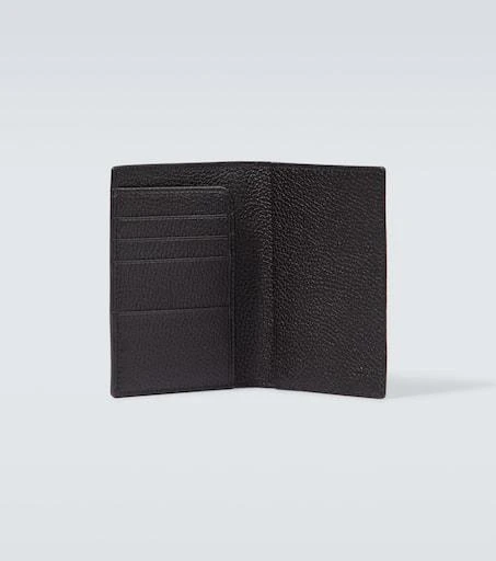 Gucci Logo leather passport holder 2