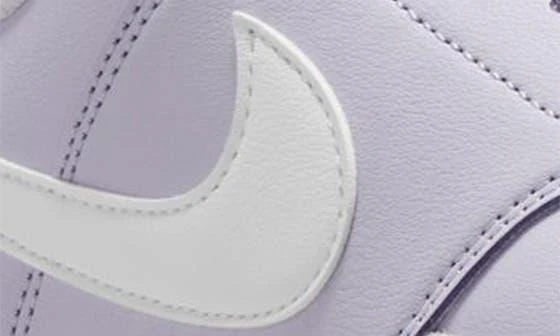 NIKE Court Vision Low Sneaker 7