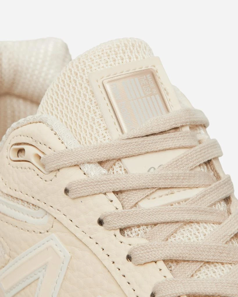 New Balance 990v4 Sneakers Macadamia Nut / Morel 6