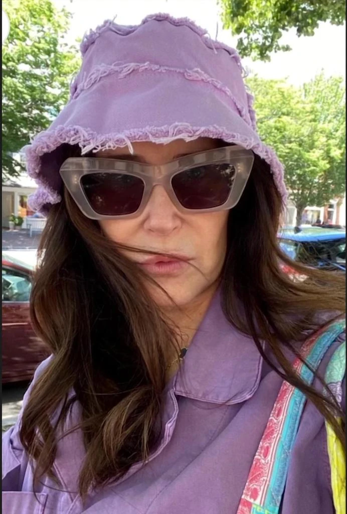 Jocelyn Women's Canvas Beach Bucket Hat In Purple 2