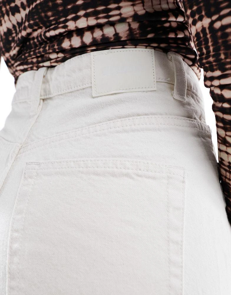 Weekday Weekday Rowe extra high waist regular fit straight leg jeans in off-white 3