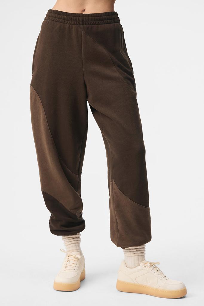 Alo Make Waves Sweatpant - Espresso Tonal